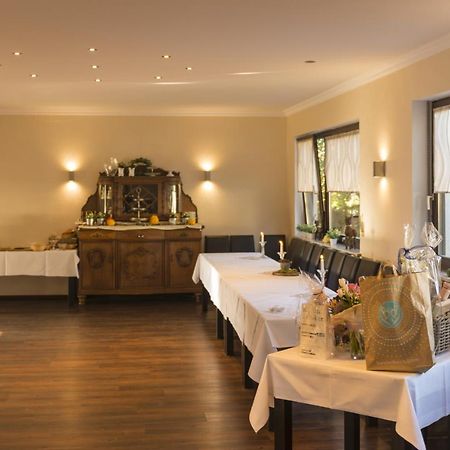 Hotel Restaurant Haesfeld Überherrn エクステリア 写真