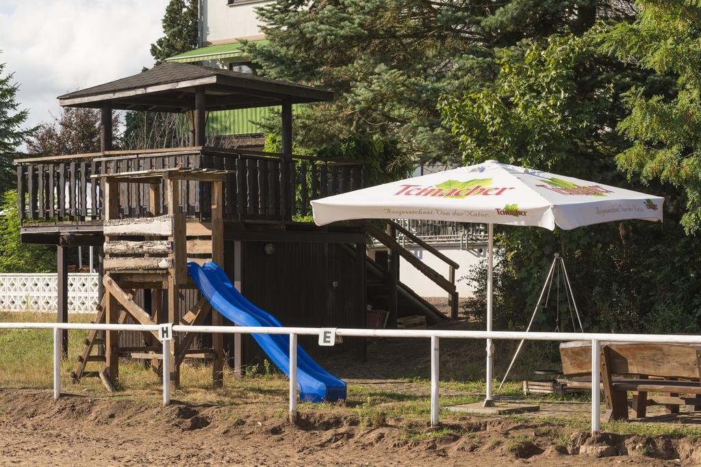 Hotel Restaurant Haesfeld Überherrn エクステリア 写真