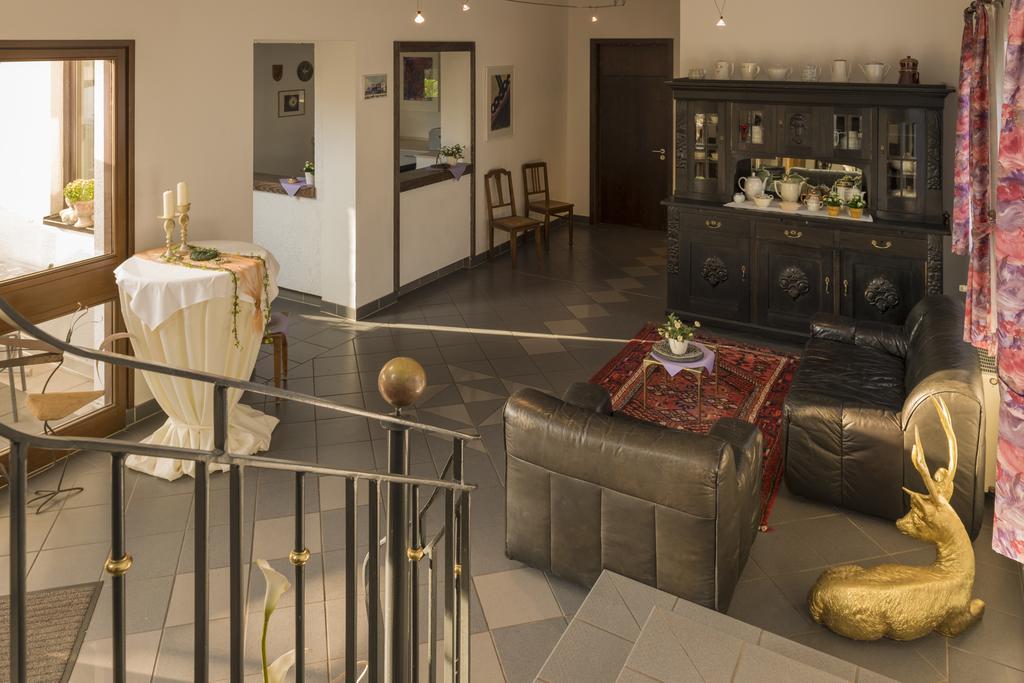 Hotel Restaurant Haesfeld Überherrn エクステリア 写真